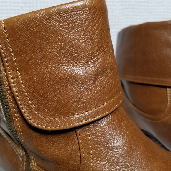SOLD!! Chinese Laundry Ankle Boots - Picture 5 of 8